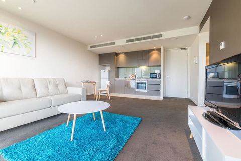 Albert Park City View Stylish 1 Bedroom Apartment - Accommodation Adelaide 1
