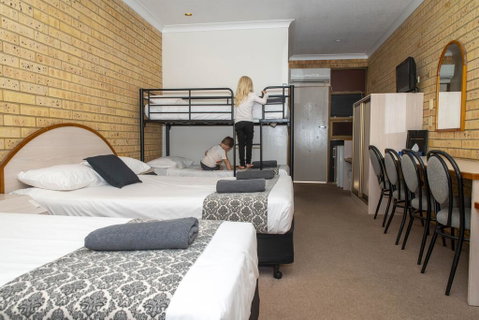 Albert Park Motor Inn - Accommodation Adelaide 1