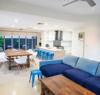 Alexandra Headland Luxury Townhouse - Accommodation Adelaide