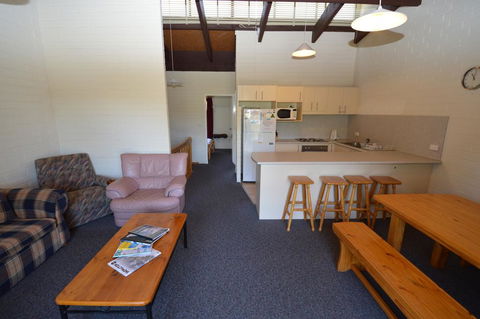 Alpha 8 - Accommodation Adelaide 1