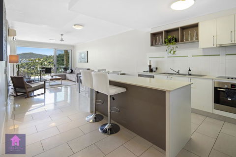 Amazing Ocean Views, Pool, Award Winning Location, Airlie Beach - Accommodation Adelaide 2