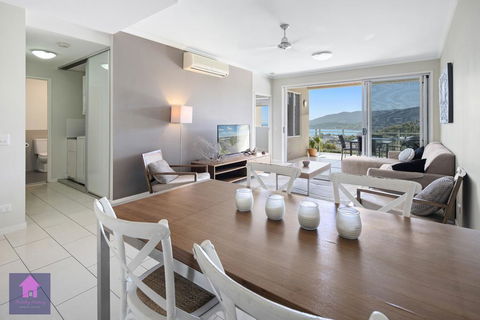 Amazing Ocean Views, Pool, Award Winning Location, Airlie Beach - Accommodation Adelaide 0
