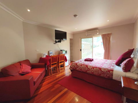 Angela's Beach Stays - Accommodation Adelaide 0