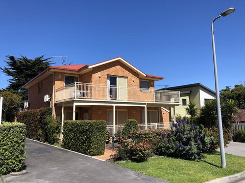 Angela's Beach Stays - Accommodation Adelaide 1