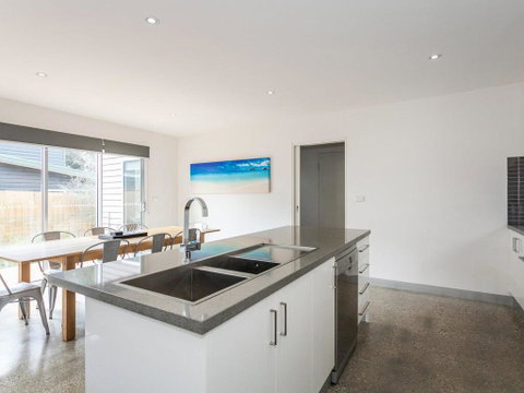 ANGLE BY THE SEA - Anglesea - Accommodation Adelaide 1