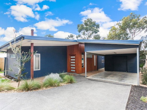 ANGLE BY THE SEA - Anglesea - Accommodation Adelaide 0