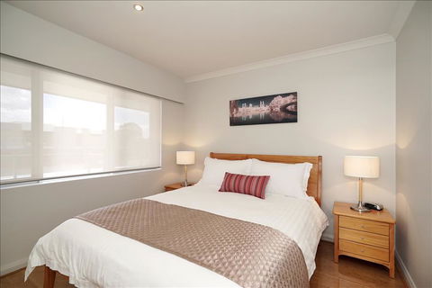 Applecross Riverside Apt - Accommodation Adelaide 2
