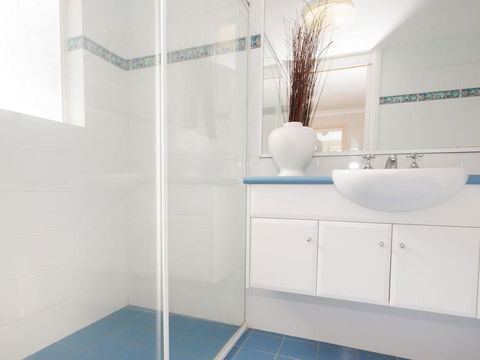Aquarius Apartment 4 - Accommodation Adelaide 3