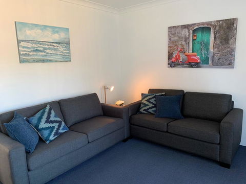 Aquarius Apartments Mollymook - Accommodation Adelaide 2