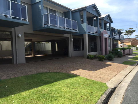 Aquarius Apartments Mollymook - Accommodation Adelaide 0