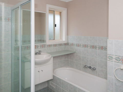 Aquarius Townhouse - Accommodation Adelaide 2