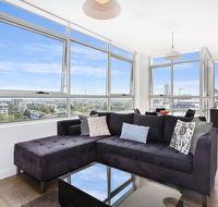 As the Sun Sets - Modern and Spacious 2BR Zetland Apartment Facing the Setting Sun - Accommodation Adelaide