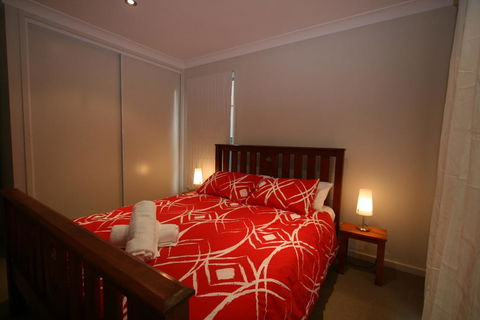 Aspect 1/8a Poly Cow Lane - Accommodation Adelaide 1