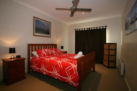 Aspect 1/8a Poly Cow Lane - Accommodation Adelaide 2