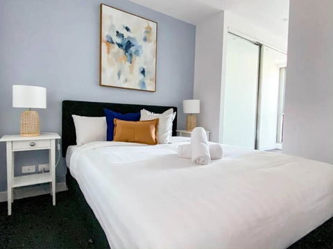 MA4004-1 BR, Lvl 40 Stylish Marco High Rise Home - Accommodation Adelaide 1