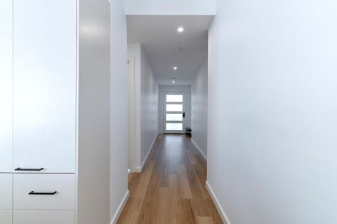 Luxury Home Away From Home - Accommodation Adelaide 3