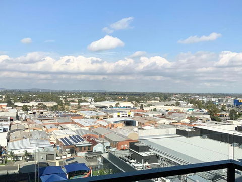 M-city Apartment - Executive Twin King Ensuites - Fully Equipped - Free Parking, Fast Wifi, Smart TV, Netflix, Complementary Drinks & Amenities - M-city Shopping Centre Clayton 3168 - Accommodation Adelaide 3