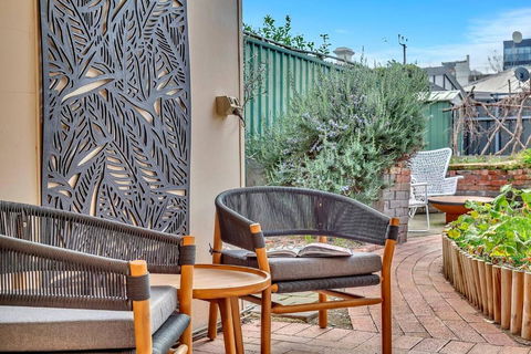 Main Street Terrace - An Elegant Urban Escape - Accommodation Adelaide 1
