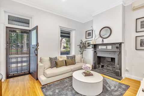 Main Street Terrace - An Elegant Urban Escape - Accommodation Adelaide 2