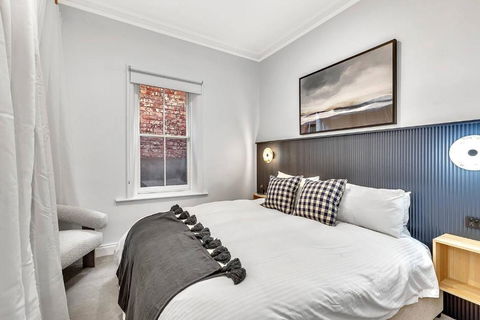 Main Street Terrace - An Elegant Urban Escape - Accommodation Adelaide 3
