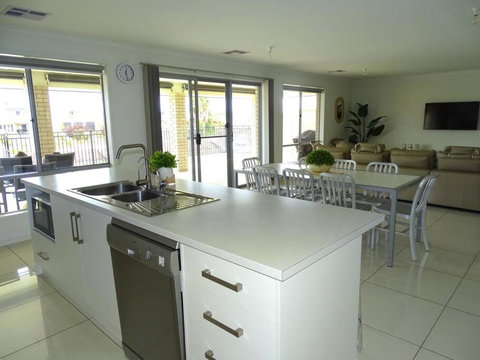 Marina Belle - Accommodation Adelaide 1