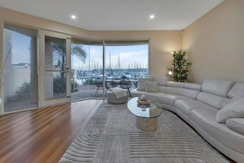 Marina House Next To Beach with Accommodation Adelaide