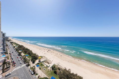 Meriton Suites Surfers Paradise - Accommodation Adelaide 3
