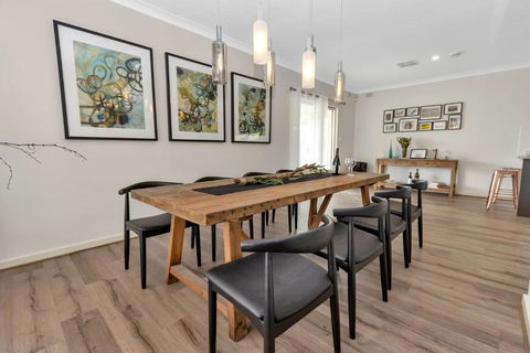 Mid Century 4 Bedroom Getaway In Barossa Vineyard - Accommodation Adelaide 2