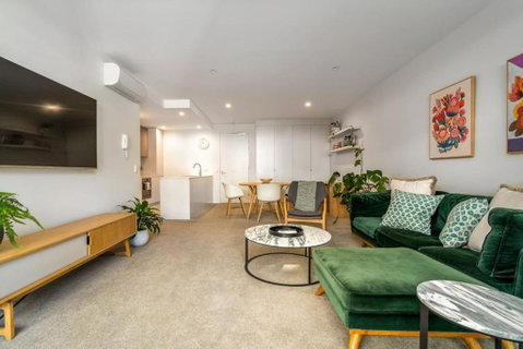 Modish Apartment Near Parliamentary Triangle - Accommodation Adelaide 1