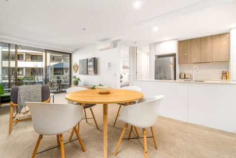 Modish Apartment Near Parliamentary Triangle - Accommodation Adelaide 3