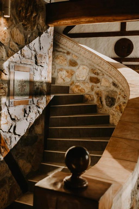 Misty Mountain Manor - Accommodation Adelaide 2