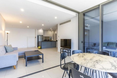 Modern 2B With Loft Bed Parking Central Mascot - Accommodation Adelaide 0