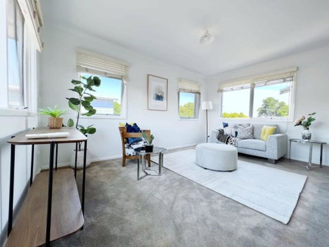 Modern And Elegant House With Swimming Pool - Accommodation Adelaide 3
