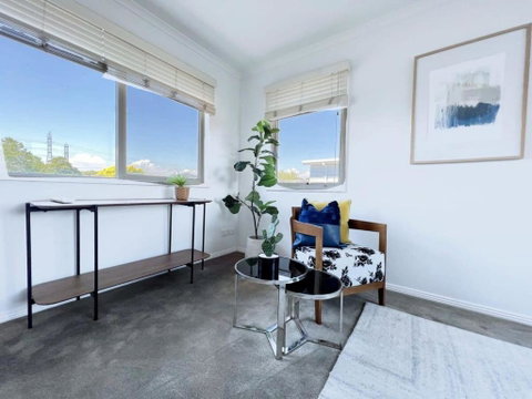 Modern And Elegant House With Swimming Pool - Accommodation Adelaide 1