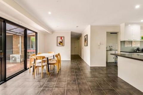 Modern Comfort Retreat 4Bed Cozy Haven W Pool - Accommodation Adelaide 0
