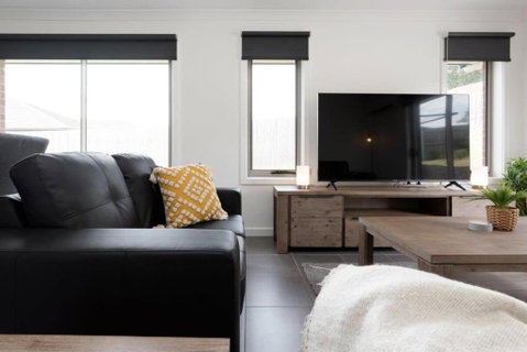 Modern Delight: Cosy Home With Parking - Accommodation Adelaide 0