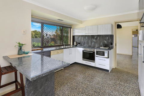 NAROO7- PRIME, CENTRE OF MOOLOOLABA LOCATION - Accommodation Adelaide 1