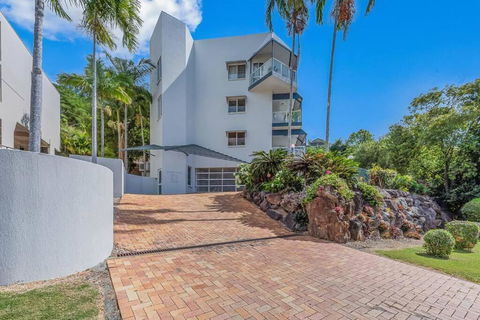 NEW! 2BR Whitsundays Oasis W/ Ocean Views - Accommodation Adelaide 3