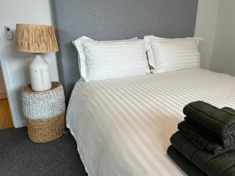 NEW BOUTIQUE 1bd Apt - Accommodation Adelaide 3