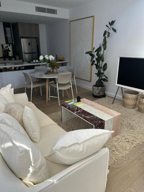 New & Modern Loft 1bd W/Pool&Gym - Accommodation Adelaide 0