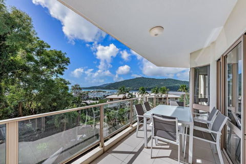NEW! Gorgeous 2BR Apartment With Stunning Ocean Views! - Accommodation Adelaide 2