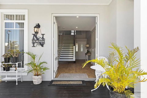 NEW HAVEN - Garden View Balcony - Accommodation Adelaide 2