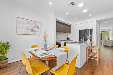 New Luxury Stylish Elegant Townhouse For Families - Accommodation Adelaide 2