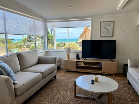 NEW Magpie Sands - 3 Bedroom Home - Downstairs Only, 1 Min Walk To Aldinga Beach - Accommodation Adelaide 2