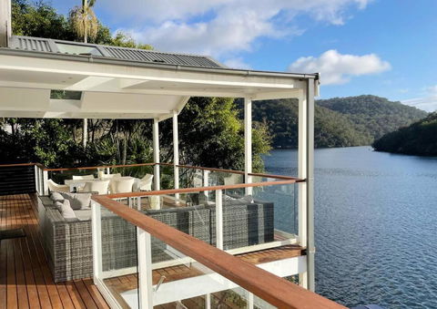 NINE At Berowra Waters, Luxury Waterfront With Hot Tub - Accommodation Adelaide 0