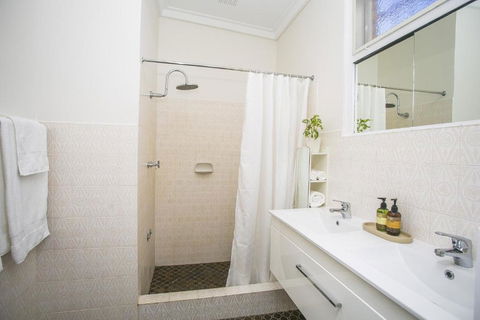 NOR214 - Northstead Coastal Charm - Accommodation Adelaide 3