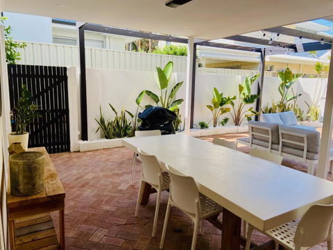 NOR214 - Northstead Coastal Charm - Accommodation Adelaide 1