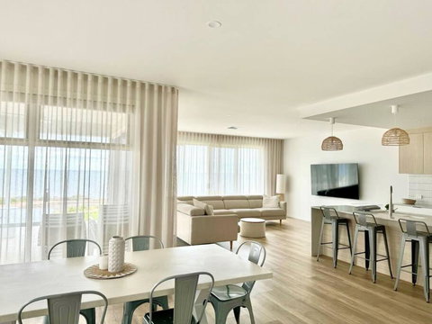 North Beach Hamptons - Accommodation Adelaide 0