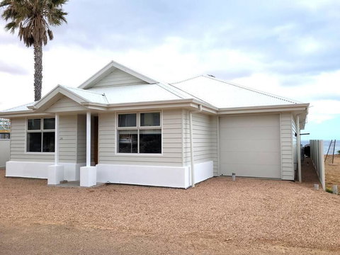 North Beach Hamptons - Accommodation Adelaide 1