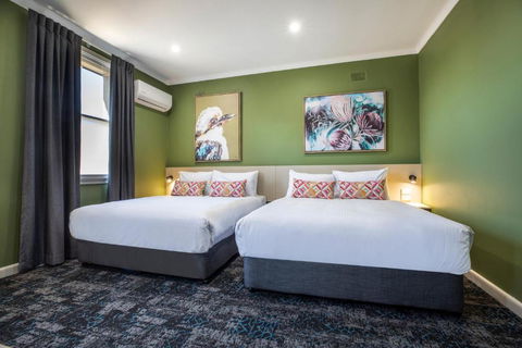 Nightcap At Pritchards Hotel - Accommodation Adelaide 3